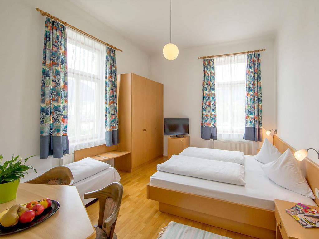 Villa Residence Santer Brunico Room photo