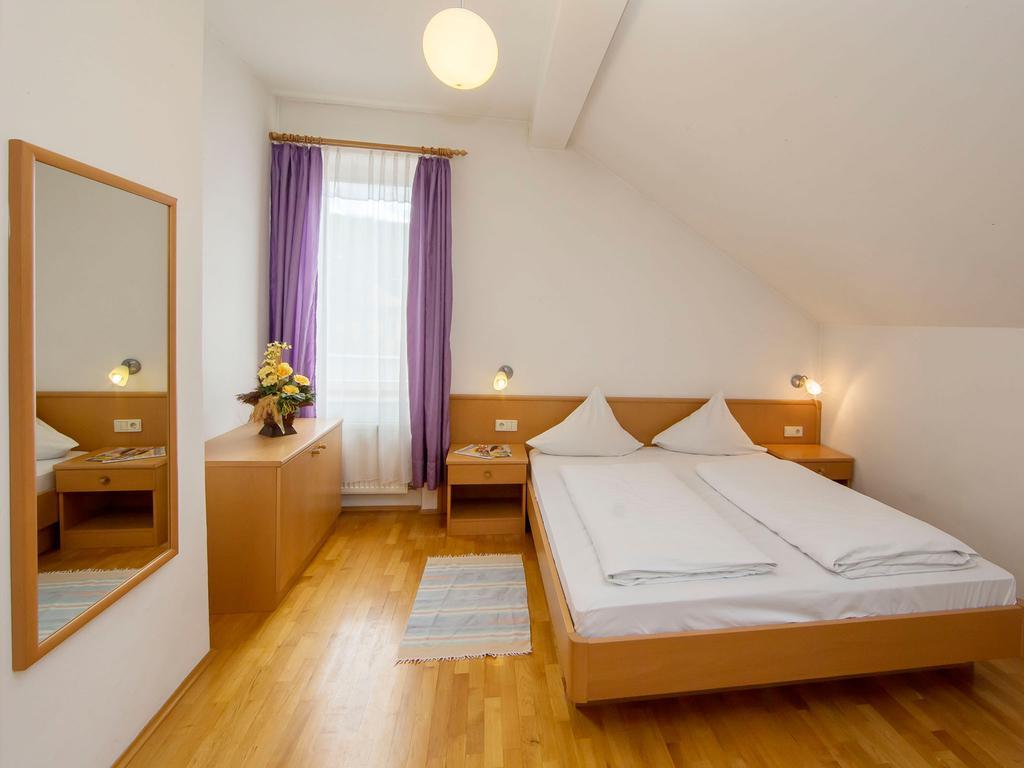 Villa Residence Santer Brunico Room photo